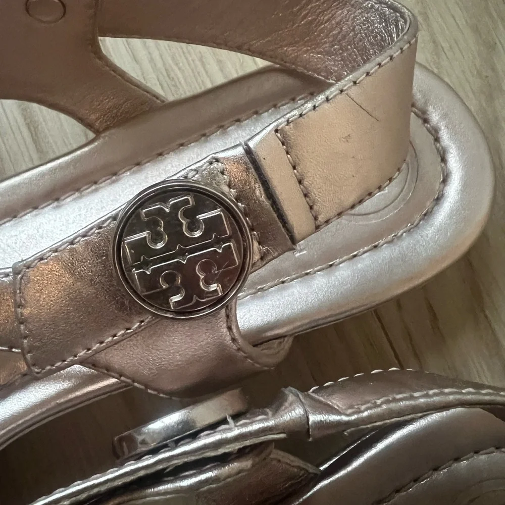 Tory Burch Minnie Travel Sandal Thong Rose Gold Metallic Leather 7.5 - Picture 2 of 5